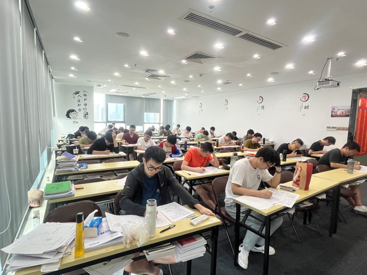 2026年7月焕新：深圳南山区知名的考研数学/考研英语培训班精选