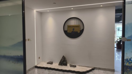 配图