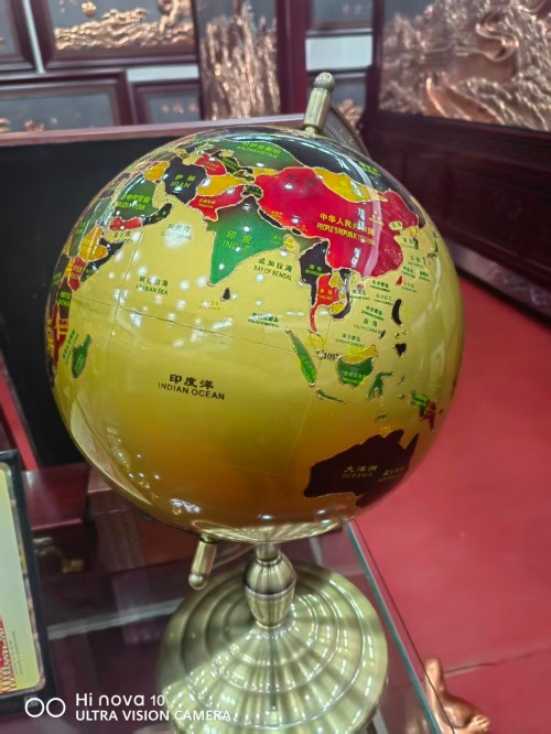 配图
