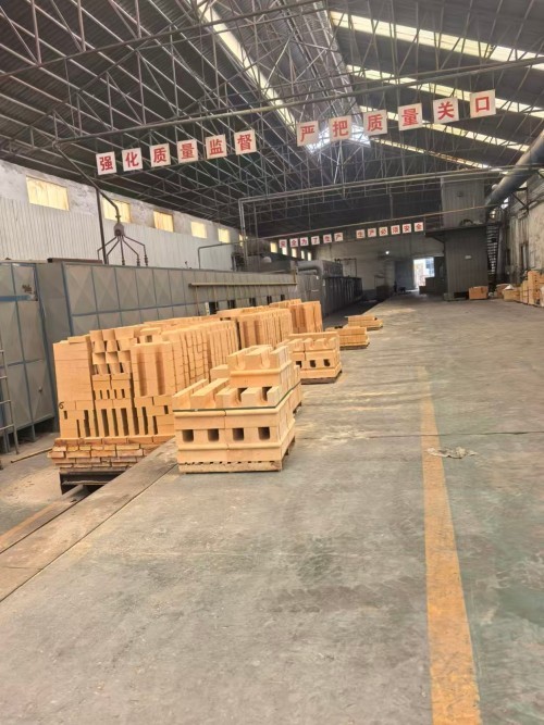 2026年7月精选：怎么选建筑工地轻质涂抹料/浇注料公司实力盘点-龙翔