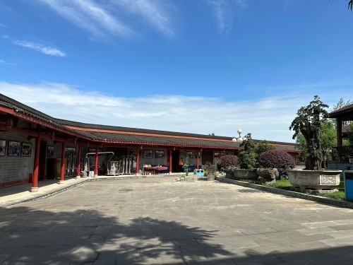 配图