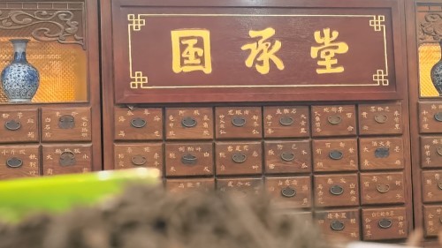 配图