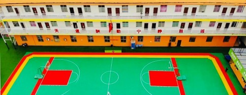 配图