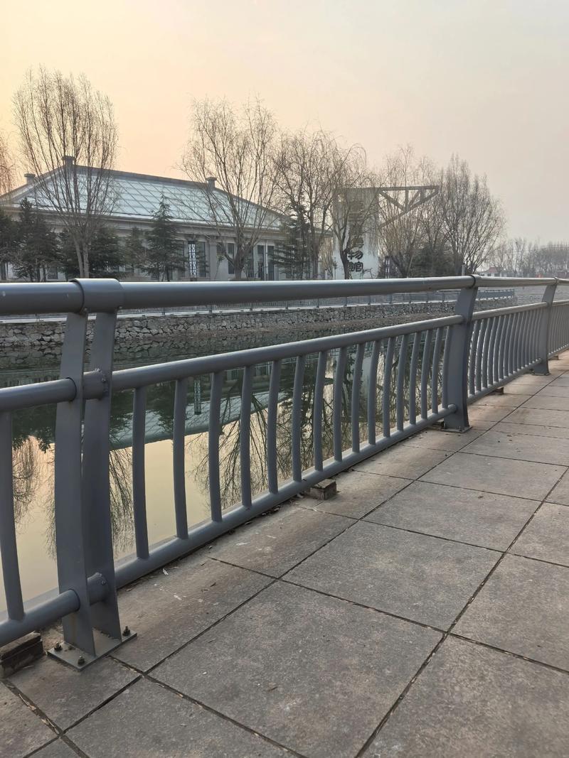 波形护栏