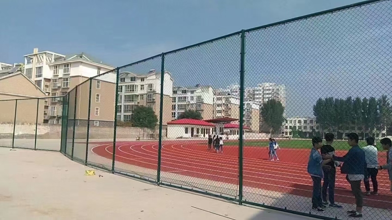 小区露天足球场围网