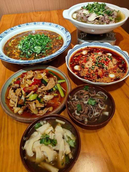 配图