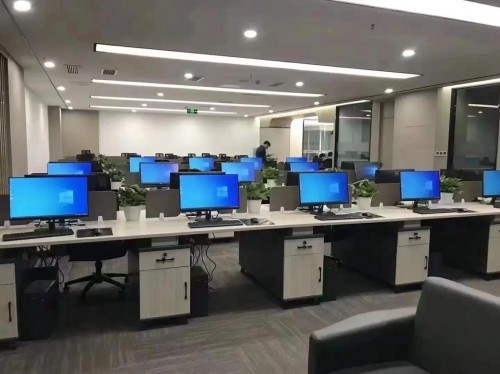 配图