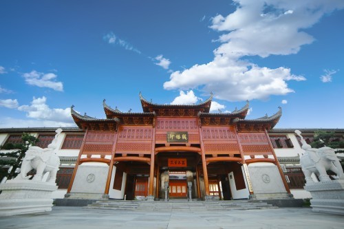 配图