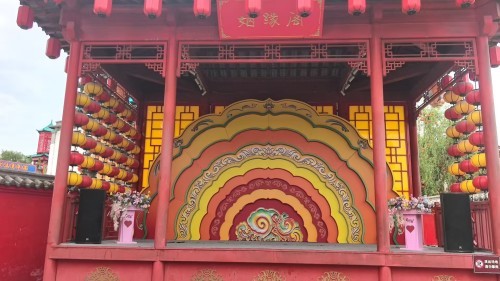 配图