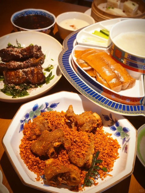 配图