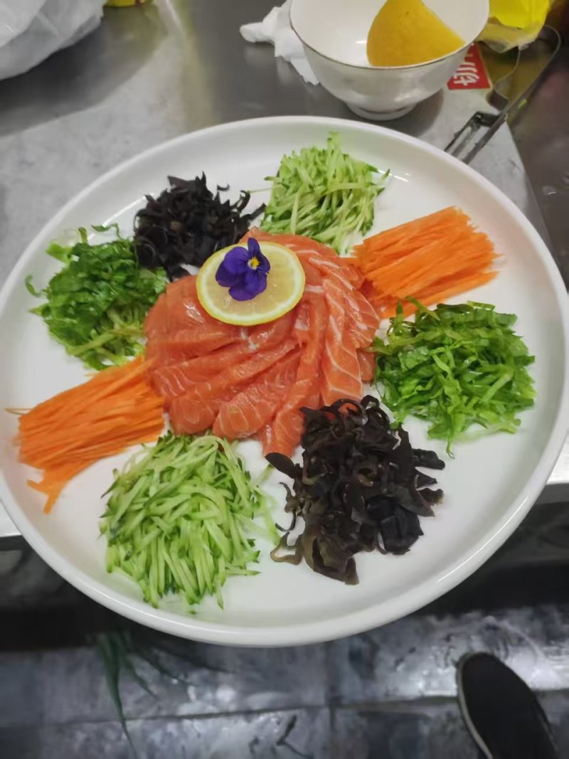 配图