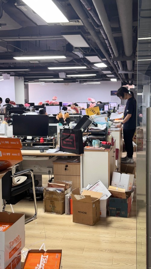 配图