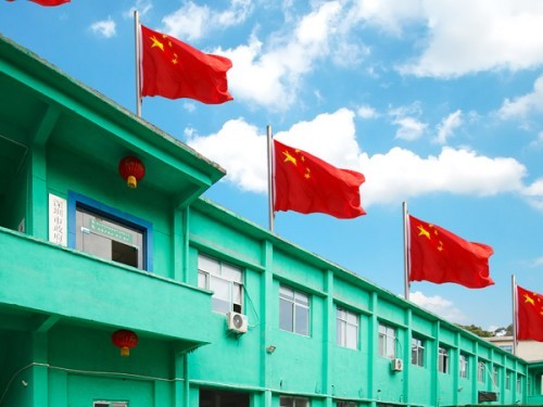 配图