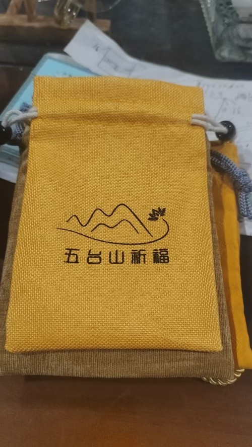 配图