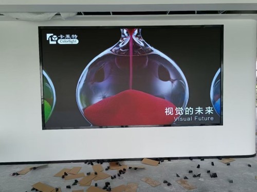 配图