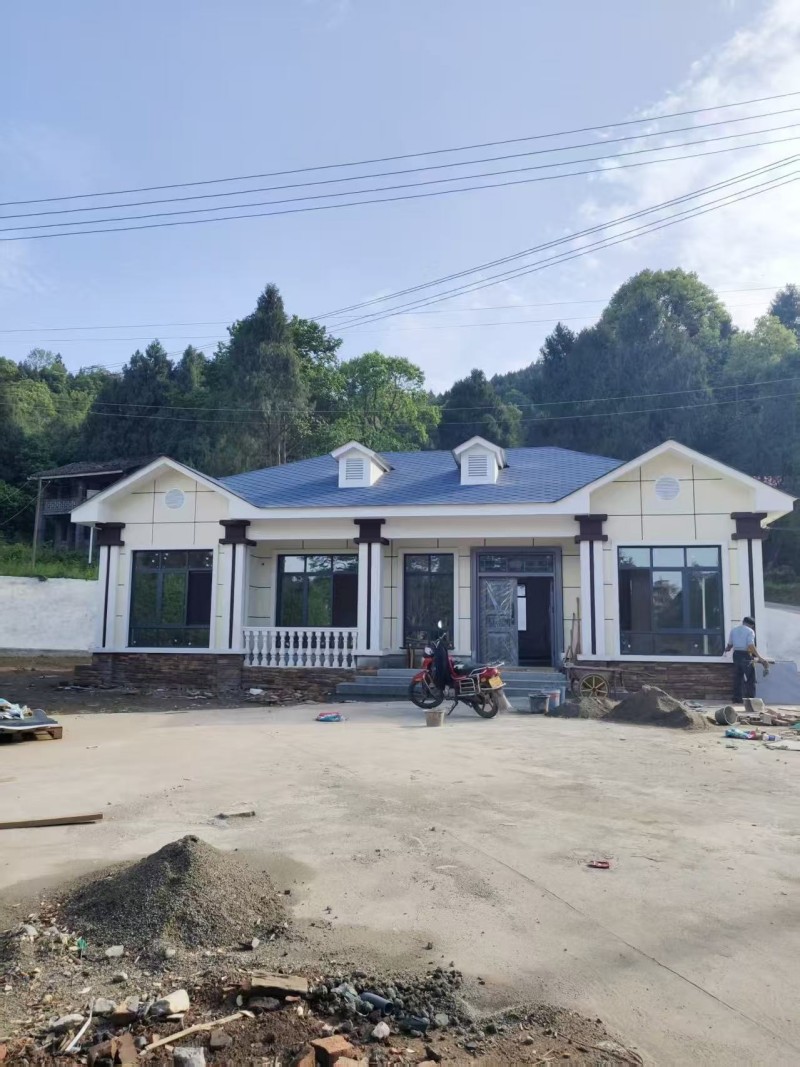 配图