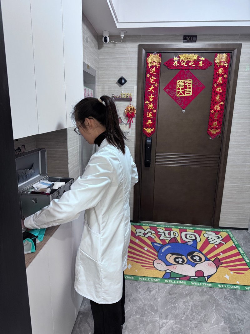 配图