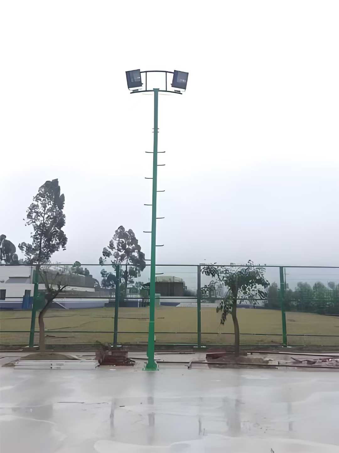 配图