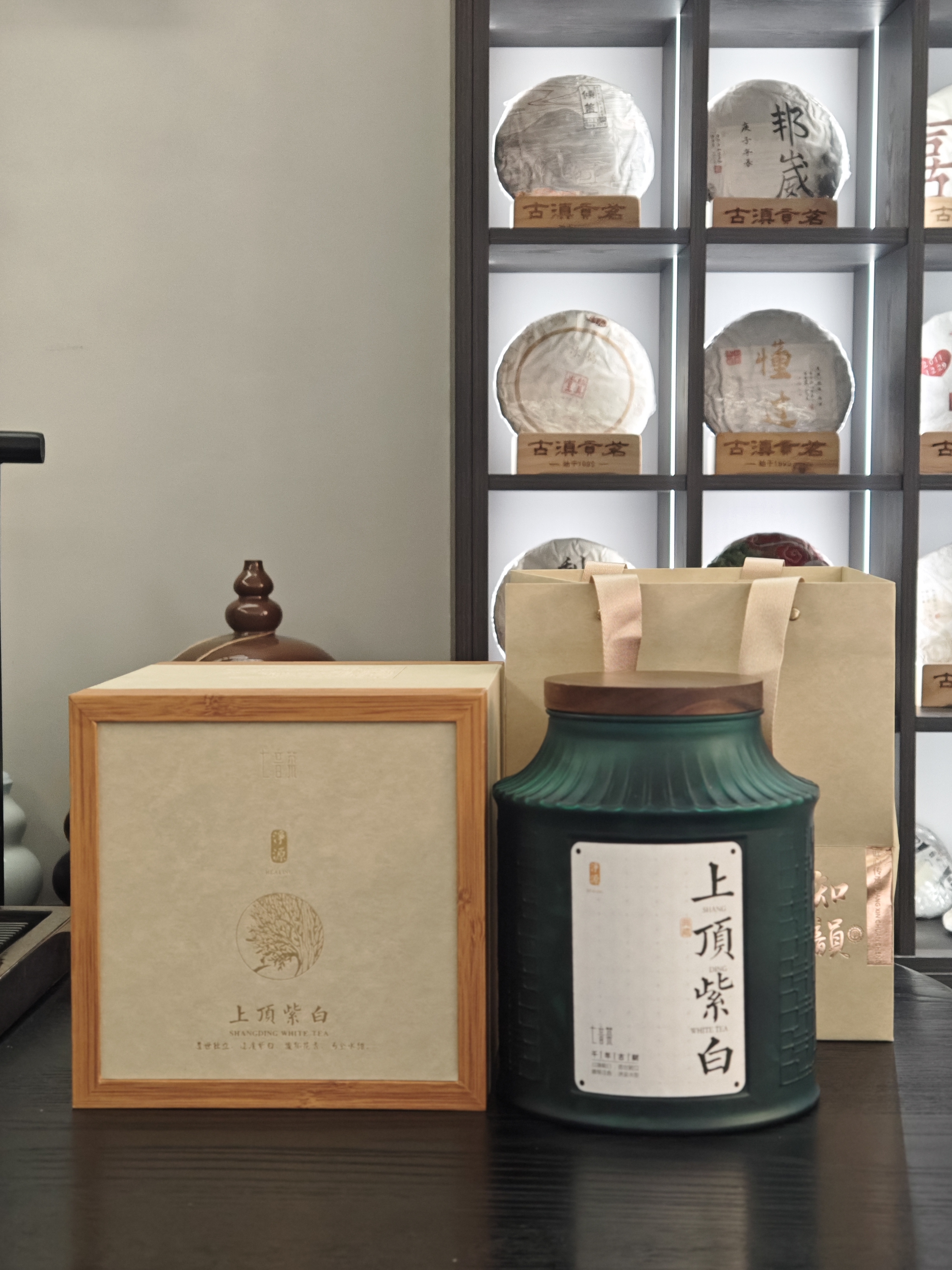 配图