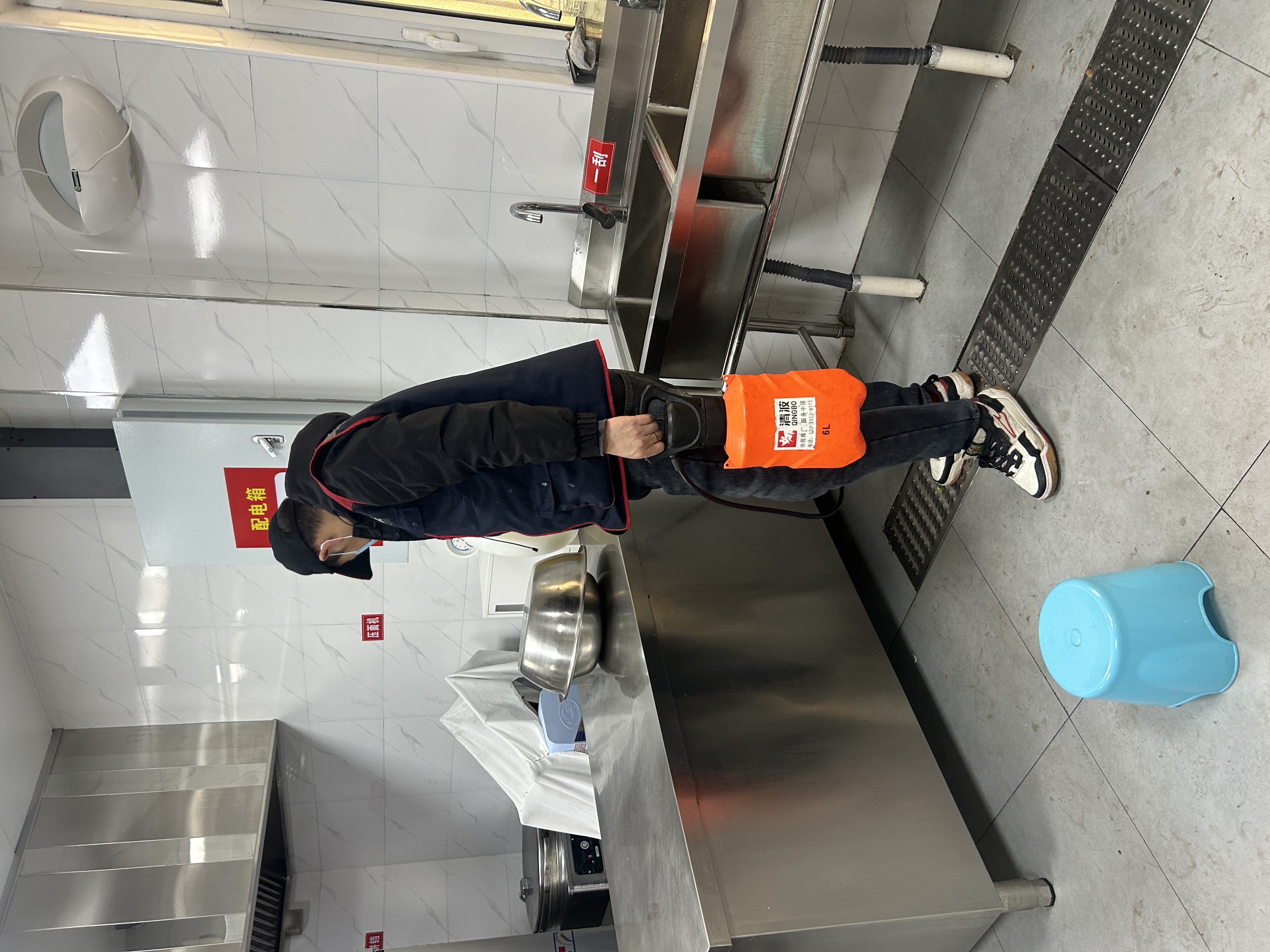 配图