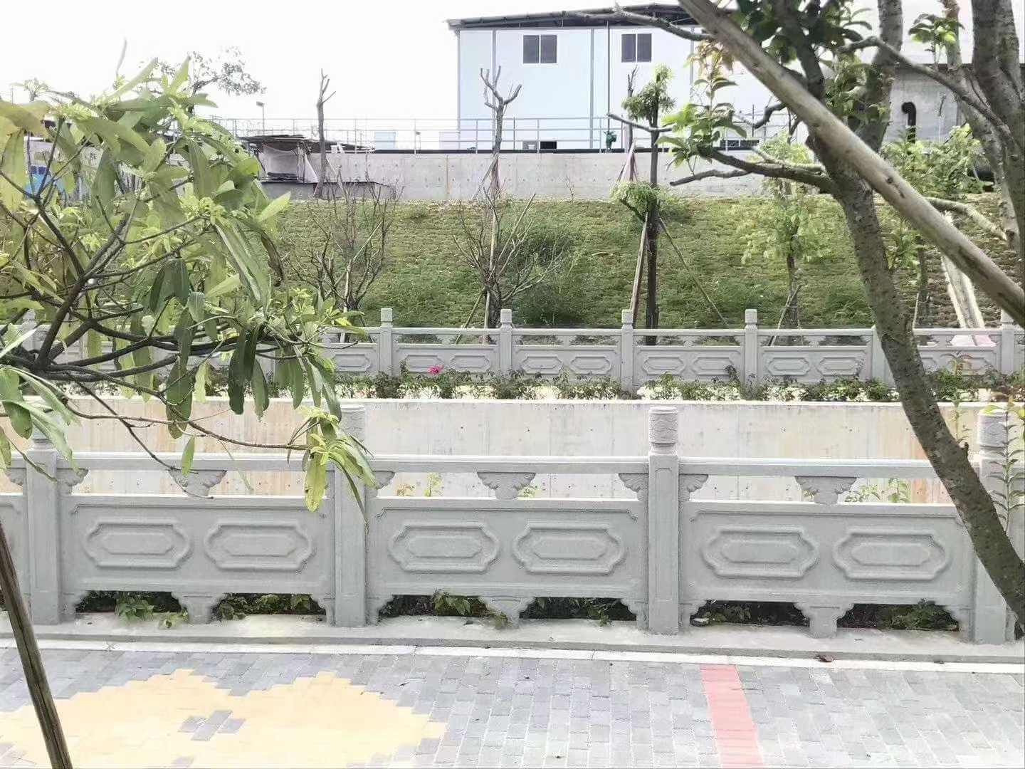 配图