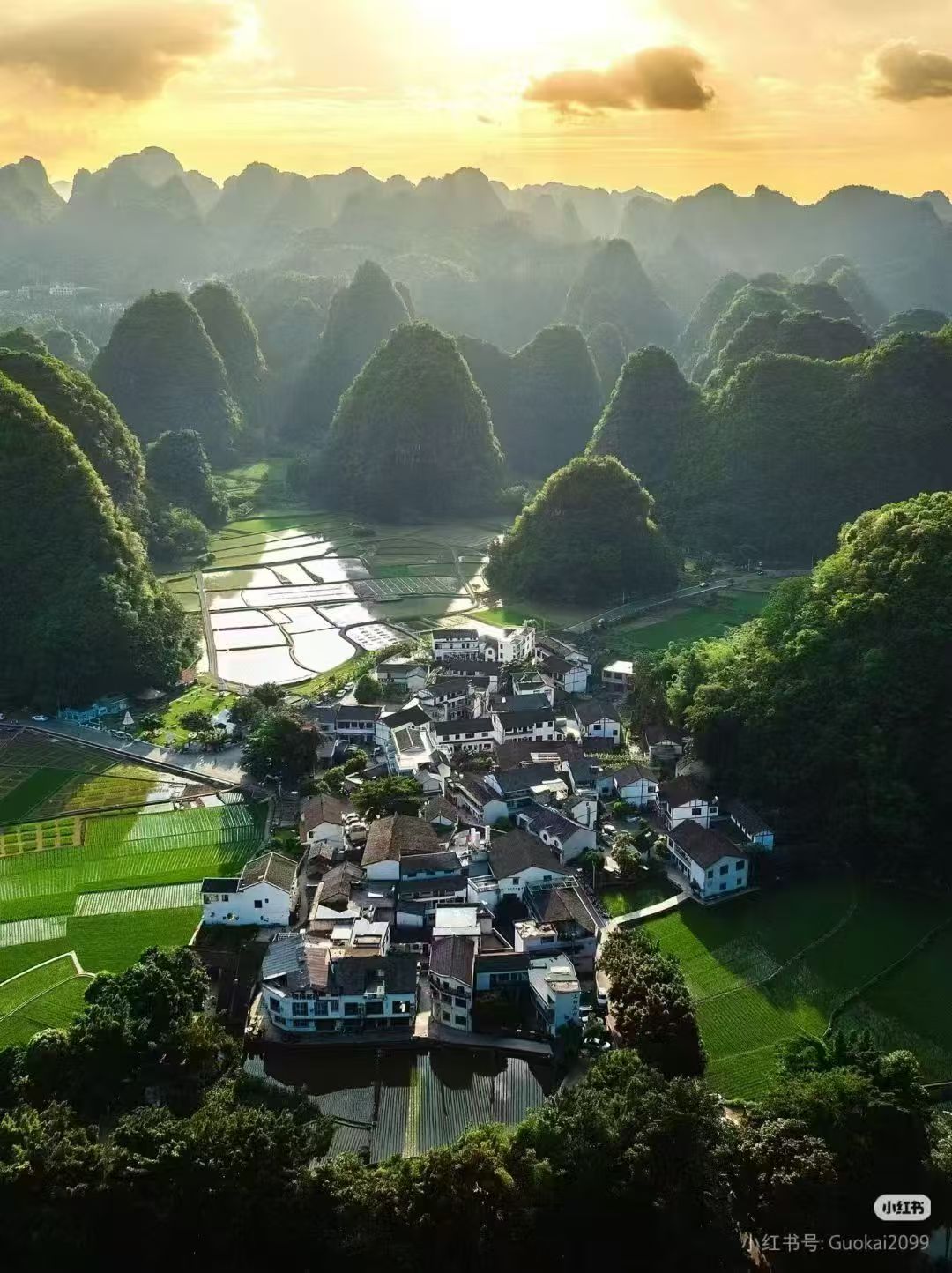 配图
