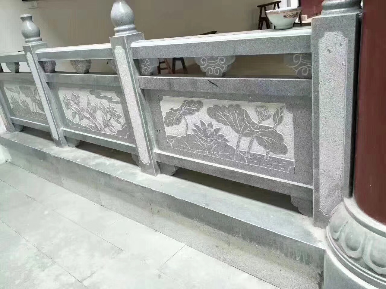 配图
