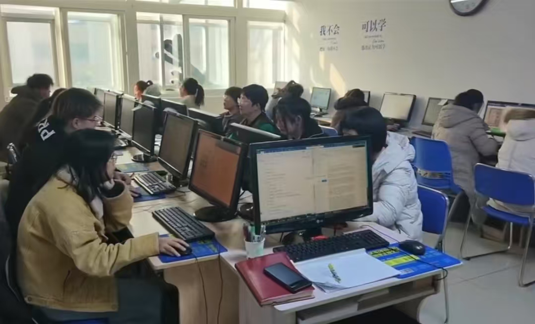 配图