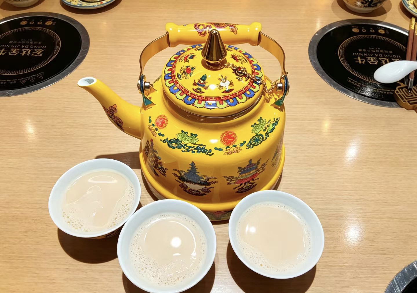 配图
