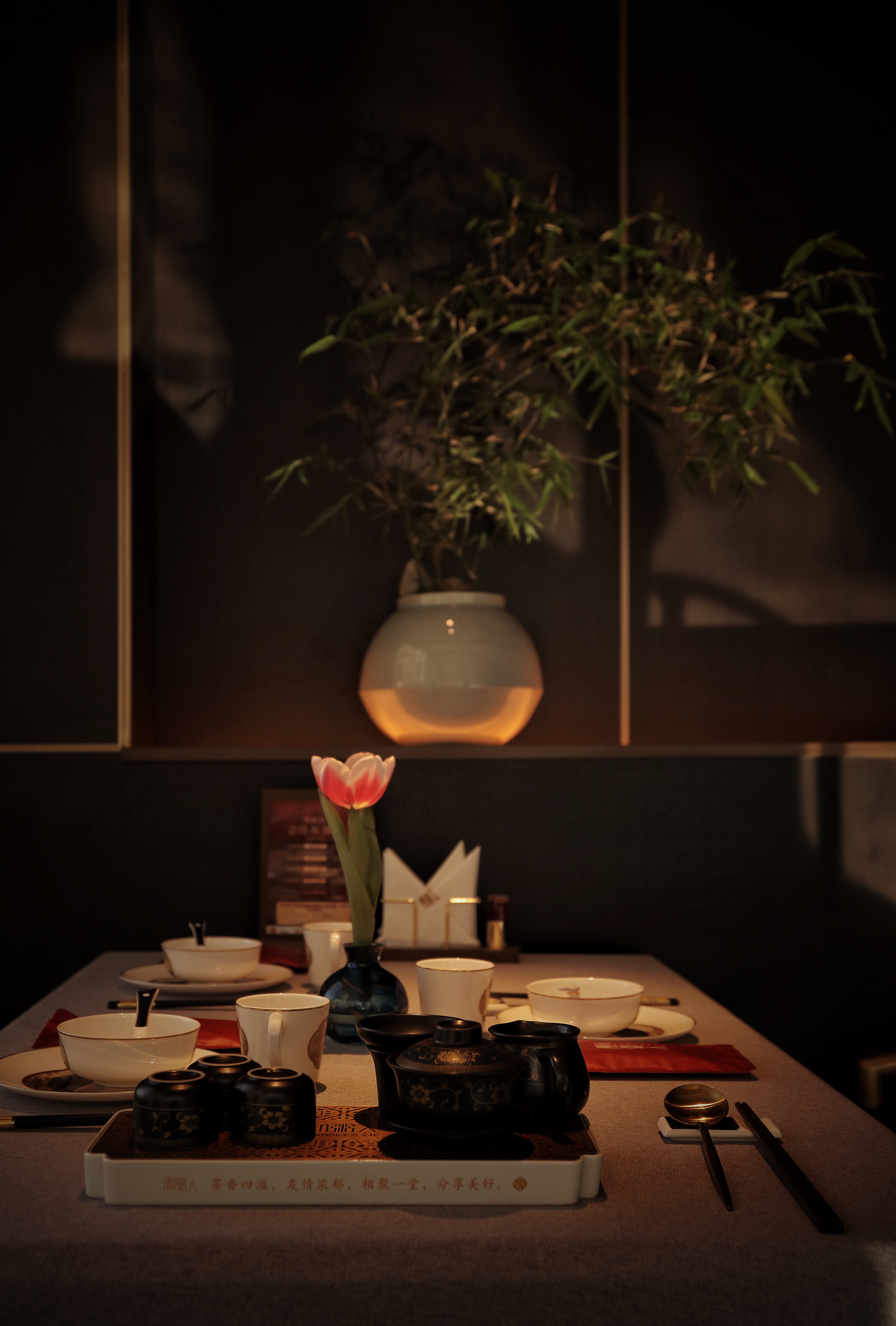 配图