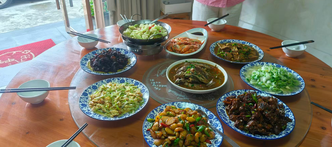 配图