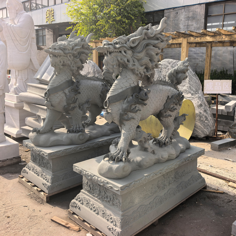 校园石雕作品08