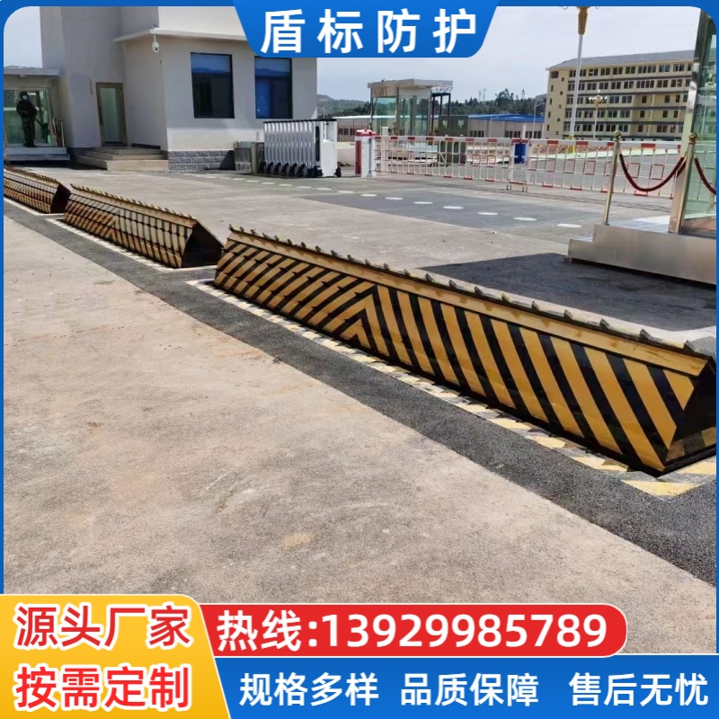 液压路障机