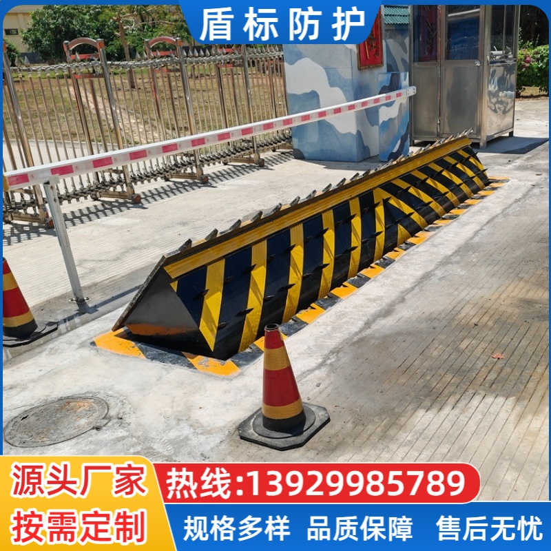 液压路障机